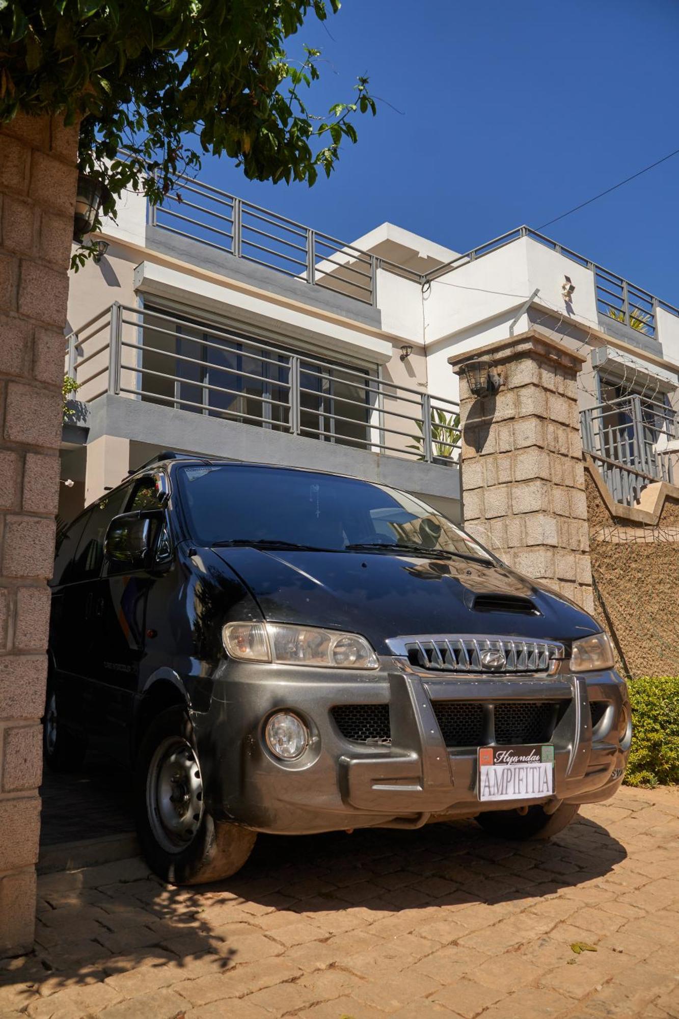 Ampifitia Guest House Антананариву Екстериор снимка